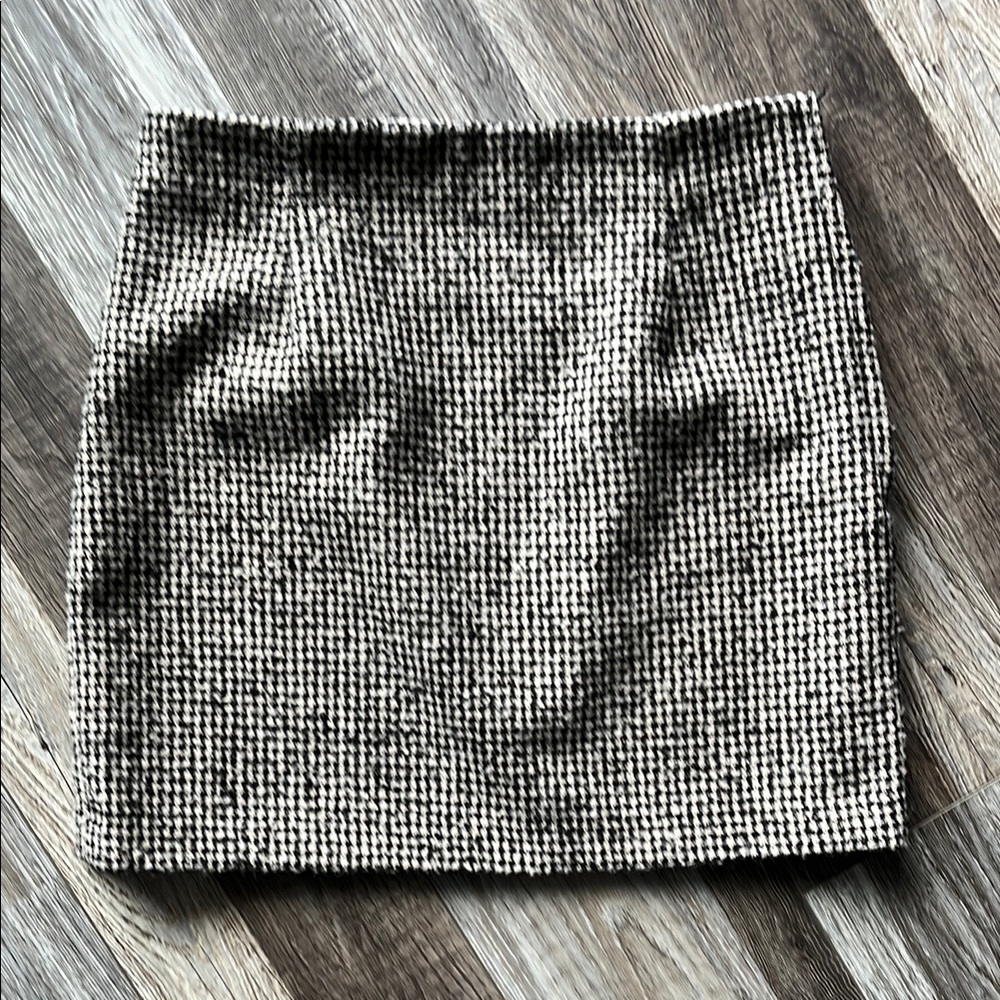 H&M | Tweed Houndstooth Mini Skirt